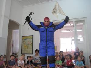 Speaking to the Tambalog School Children in Singapore 2010