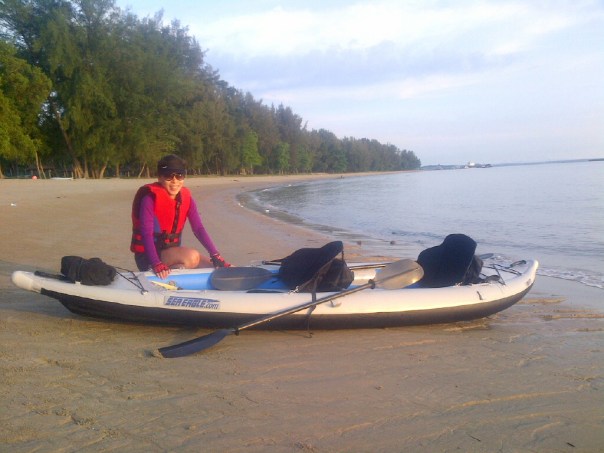 Stephanie prepares the "Divorce Machine' on a beautiful morning on Changi beach.